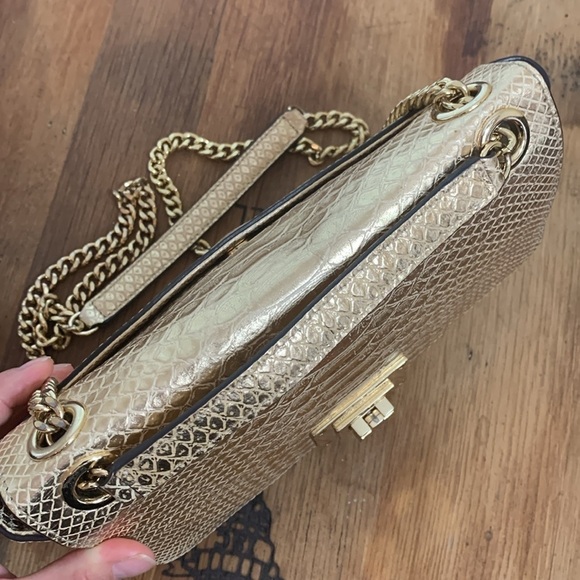 Michael Kors Med Tina Convertible Pale Gold Flap Flip Lock Embossed Leather Bag - Picture 15 of 17